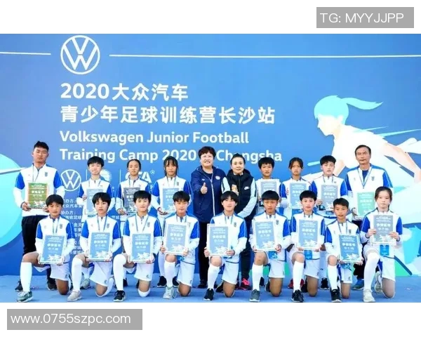 足球明星携手儿童创作梦想之旅展现青春活力与无限可能 足球明星携手儿童创作梦想之旅展现青春活力与无限可能