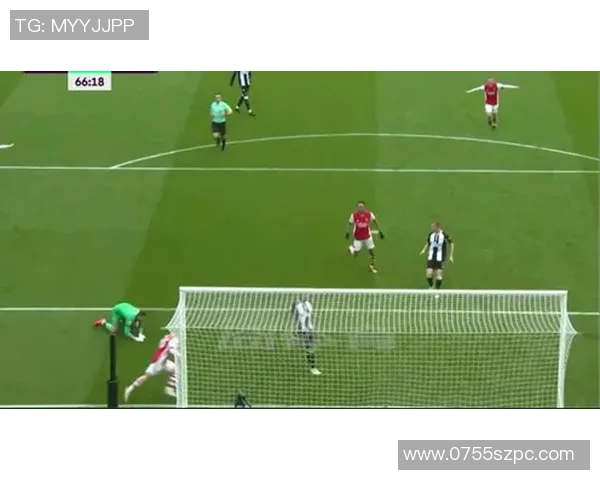 哪个足球明星在抽烟引发争议球场外的生活习惯令人关注